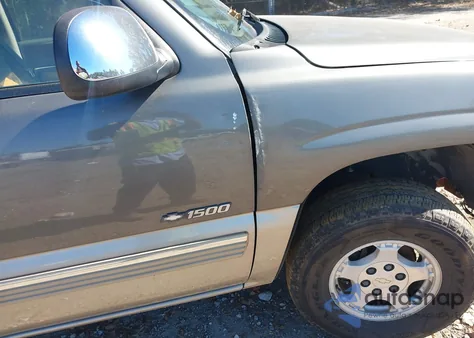 1999 Chevrolet Silverado 1500 Ls z USA, uszkodzony, nr VIN 2GCEC19T8X1200512